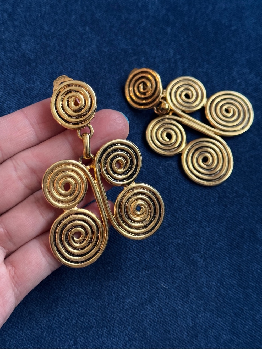 Rare 1980s Yves Saint Laurent Vintage Gold Plated Metal Spiral Clip-On Earrings.